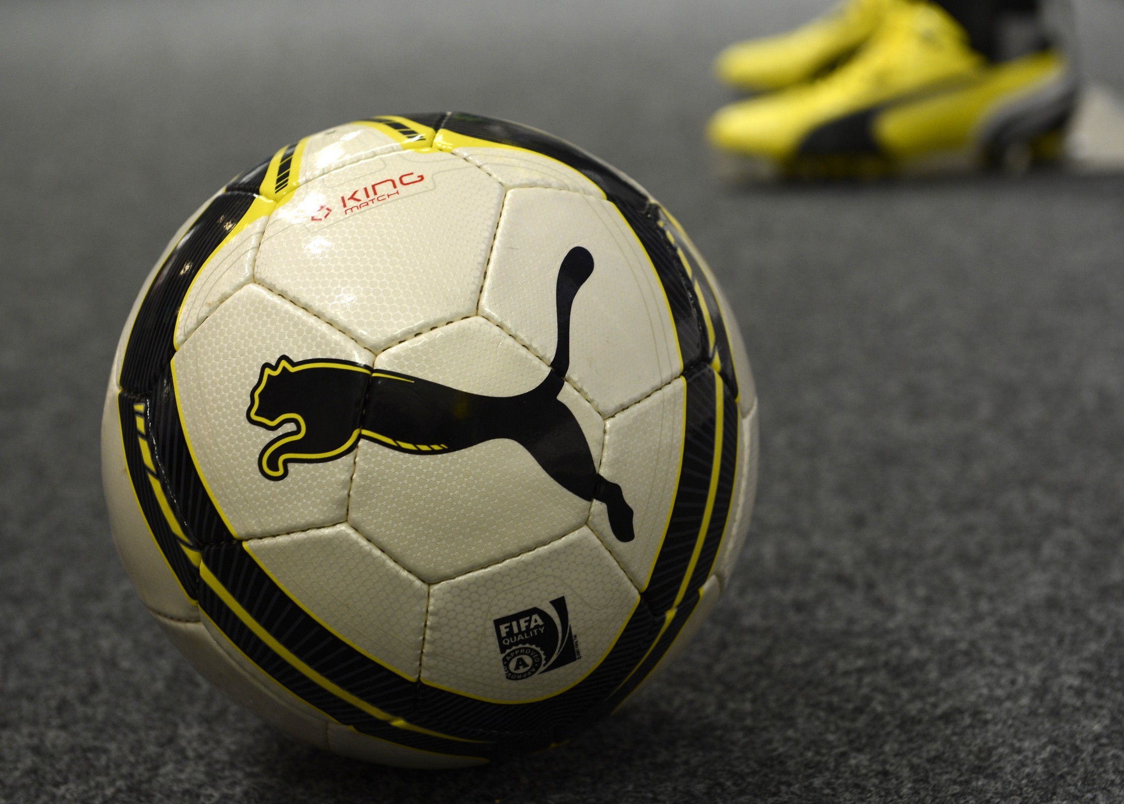 puma-soccer-ball