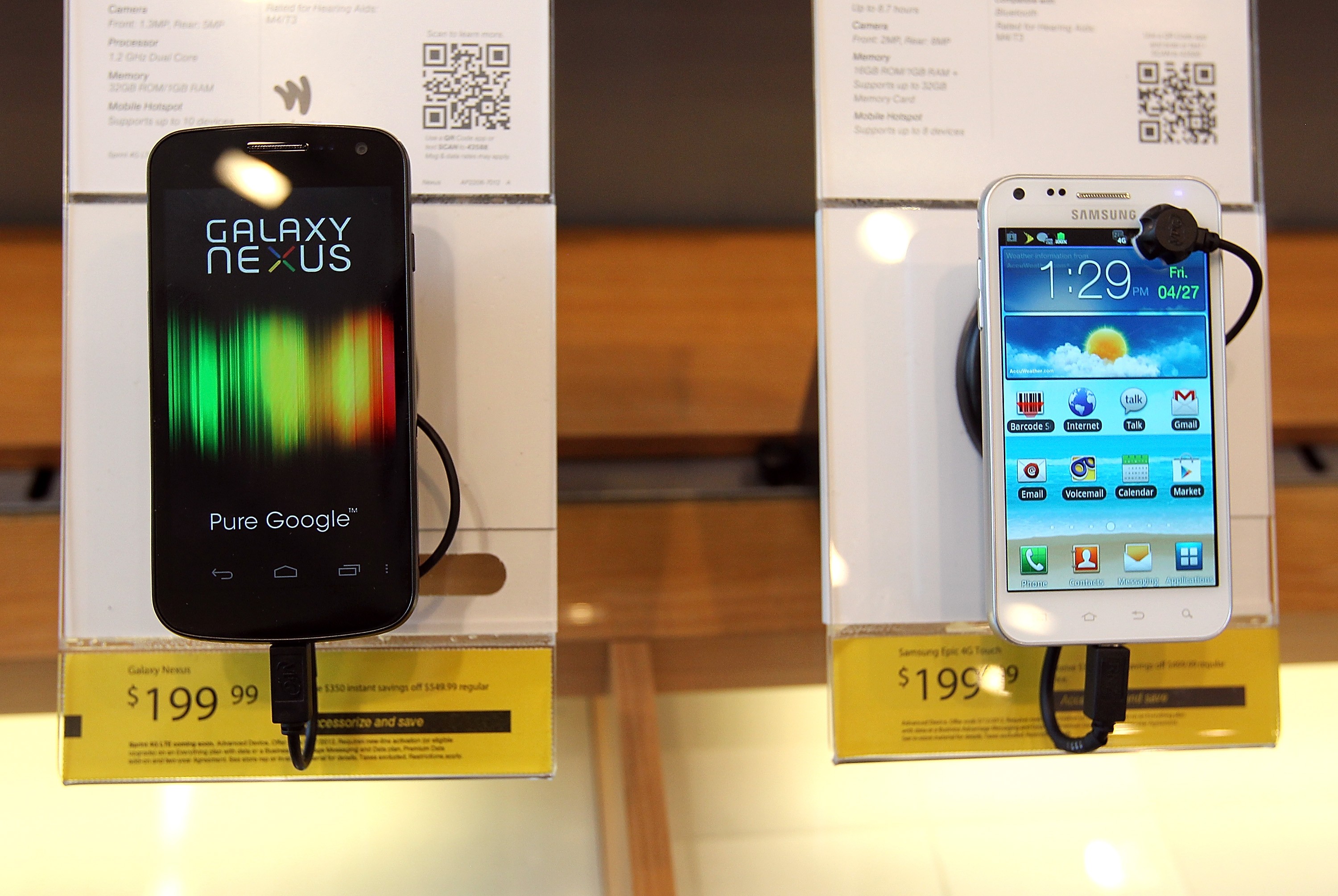 A Samsung Galaxy Nexus phones (L) is seen on display at a Sprint store. Getty/ Justin Sullivan