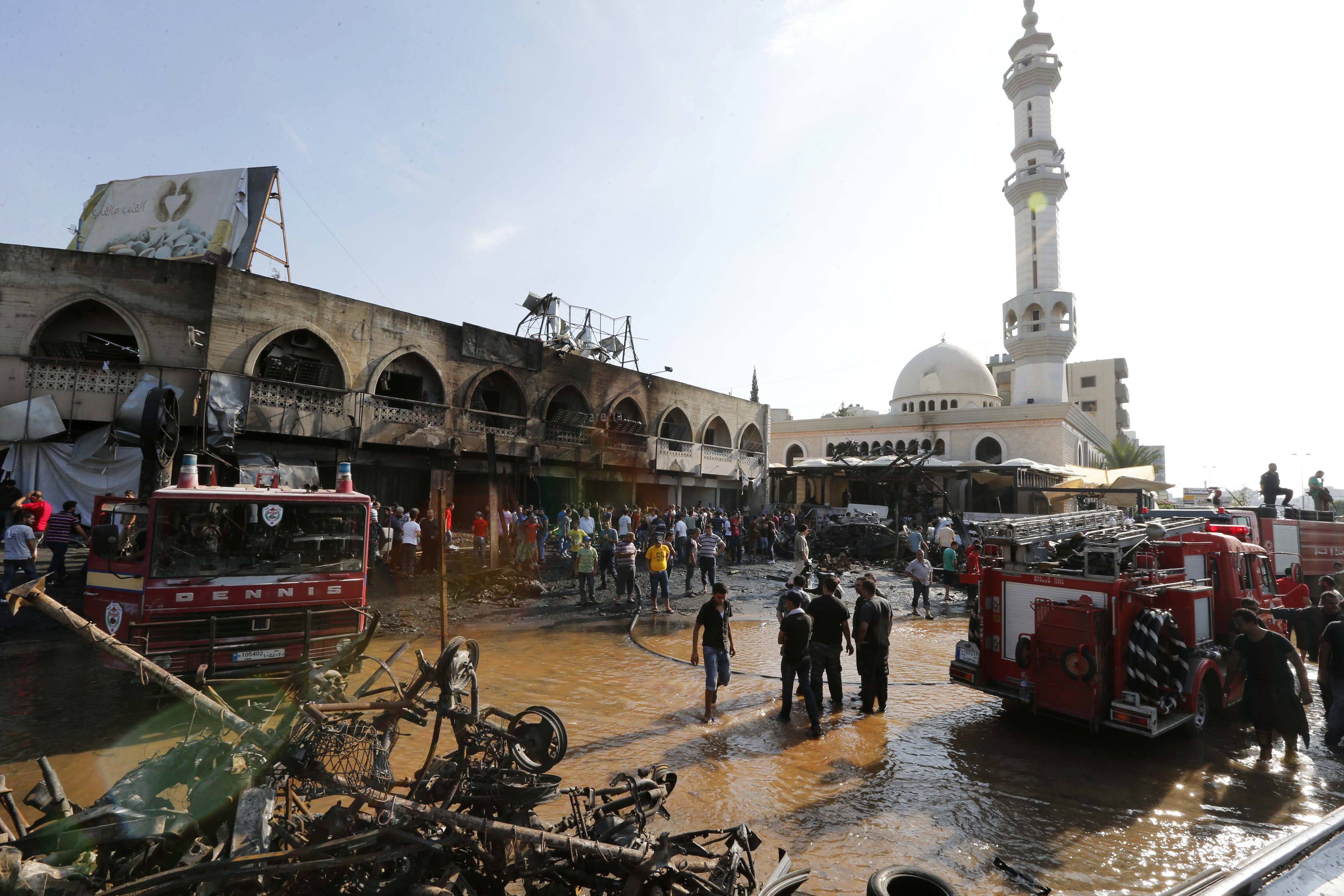 The site of one of two mosques hit by explosions in Lebanon's northern city of Tripoli, August 23, 2013. (REUTERS/Mohamed Azakir)