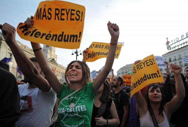 Protesters call for a referendum on whether Spain should return to a Republic on June 2, 2014 in Madrid, Spain. Protesters call for a referendum on whether Spain should return to a Republic on June 2, 2014 in Madrid, Spain.
