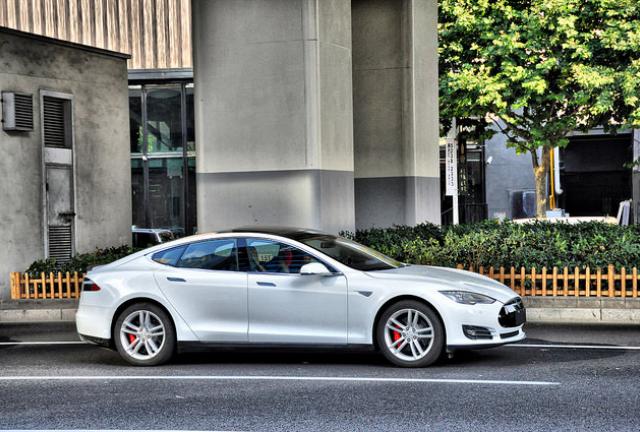 Tesla Model S_3 Tesla Model S_3